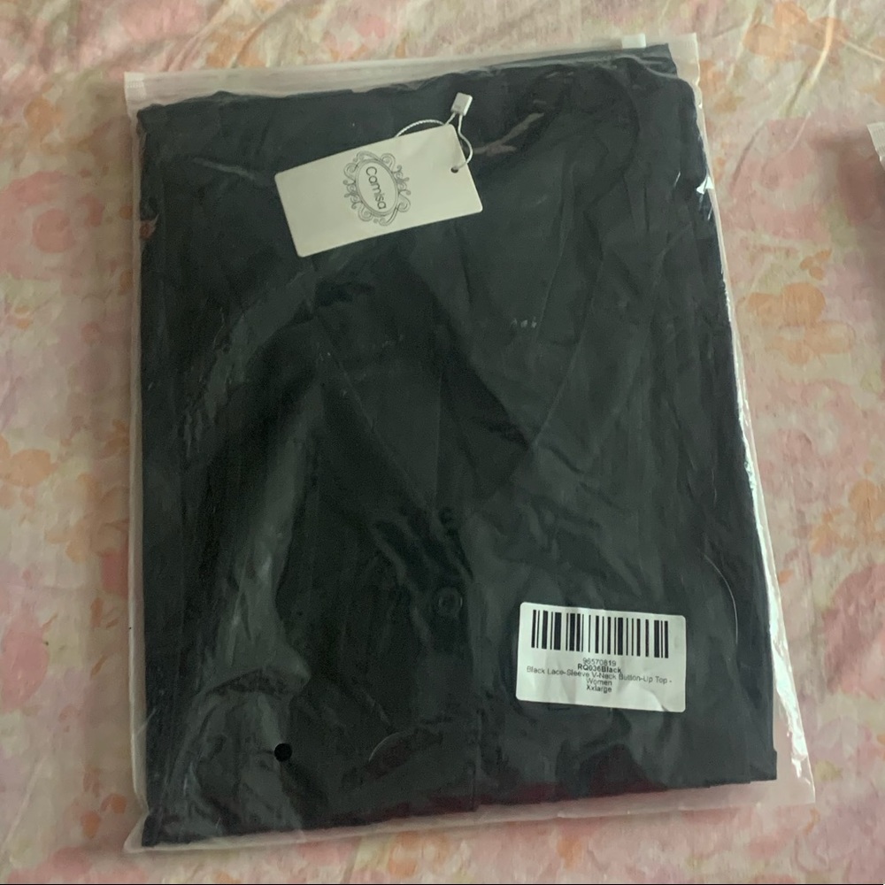 NWT Black Lace-Sleeve V-Neck Button-Up Top - Women - Picture 3 of 4